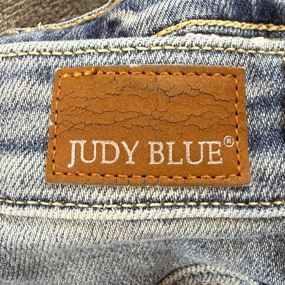 Judy Blue Women's‎ Jeans Straight Fit Distressed Raw Hem Medium Wash Size 1/25